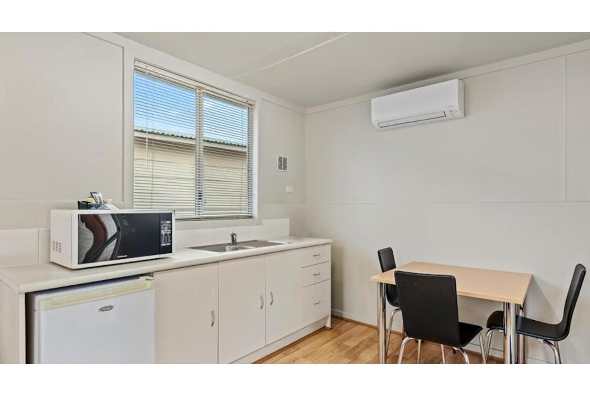 Discovery Parks - Bunbury Foreshore Room photo